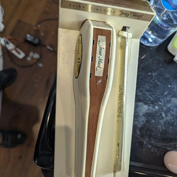 Vintage Grant Maid Electric Carving Knife W.T. Grant Co. 17-90001 w/ Case - Picture 5 of 5